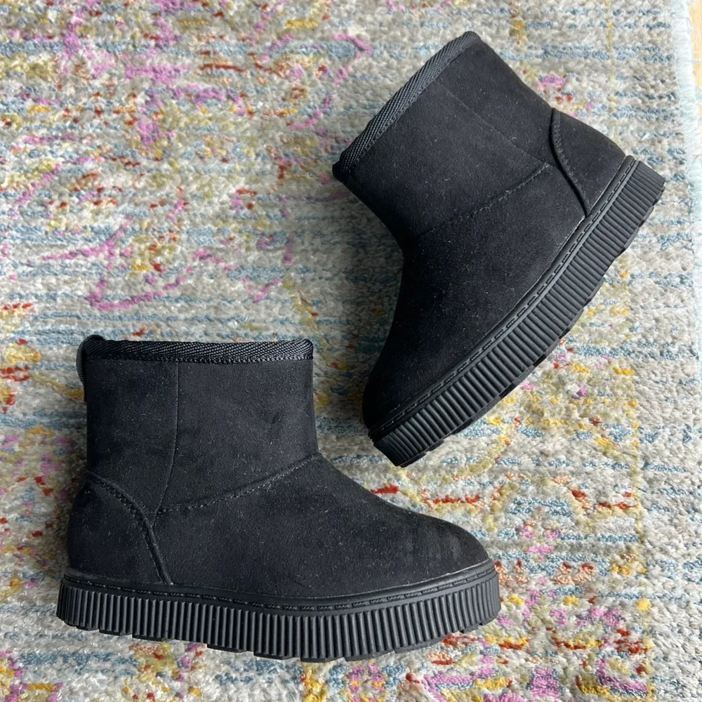 Cat & Jack Arlo Bootie Girls‎ Black Faux Suede Fuzzy Lined Boots 7